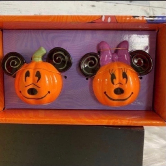 Disney Mickey Minnie Salt & Pepper Shakers - Picture 5 of 5